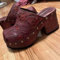 Vintage Candies Flower / Floral Clogs Size 6.5. Great Condition. Have Stud Detailing Around The Sides And Adorable Laser Cut Flowers All Over. Y2k 90s