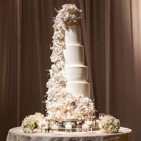 Inside Weddings on Instagram: “This cake is almost too pretty to eat, almost! 📷: Sara Kauss Photography, Venue & Cake: @thebreakers @breakerswedding . . . .…”