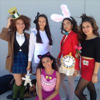 DIY Alice in Wonderland group costume #DIYhalloween #VAPA #Disney #AliceinWonderland #GroupCostume #Disneyland #DisneyCostume