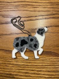 "With this kit you can create an Australian Shepherd ornament. 4 colors available - red tri, black tri, blue merle, and red merle. This kit is suitable for the beginner felter as well as the felter with experience. This kit includes everything you need: 4\" x 6\" piece of high density felting foam 2 felting needles Felt, yarn, and hanger Detailed instructions with pictures for each step Other kits and color packs available!"