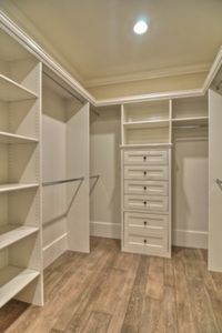 i will have room just like this one day :) Closet organization