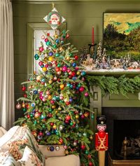 30+ Unique & Beautiful Scroll Stopping Christmas Trees 62