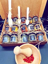 Excited to share the latest addition to my #etsy shop: 15 Different handmade spices to pick from ! Authentic spice gift set |Seasoning spices| Food gift with handwritten gift message #brown #birthday #spicegiftset #seasoninggiftbox #handblendedspices #herbsandspices #cookingspices #healthyspices #chiligiftset https://etsy.me/3txZsWU