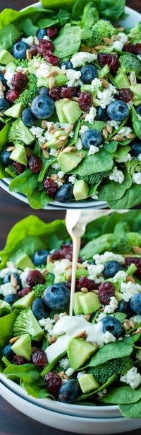 Channeling the flavors of some of some of my favorite restaurant salads, this tasty Blueberry Broccoli Spinach Salad with Poppyseed