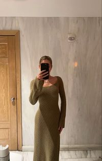 night out, dress, classy, clean girl, alix earl, green dress, mirror pic, mirror, pic, photo inspo, mirror pic inspo, inspo