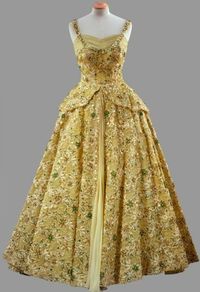 Gown, Norman Hartnell: 1959 Queen Elizabeth II.