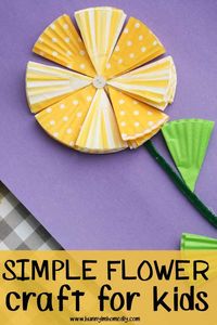 This adorable flower craft for kids is the perfect spring craft for kids! It's a great flower craft for toddlers or flower craft for kindergarten. Your kids will love making these flower crafts for kids! #DIY #craftsforkids