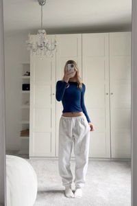 ootd, blue long sleeve outfit, blonde, coconut girl, aesthetic, clean girl, white sweatpants outfit