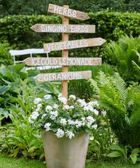 How to make a DIY garden signpost with leftover outdoor paint and upcycled wood battens