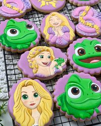 Rapunzel! 💕 #biscoitosdecorados #biscoitosartesanais #biscoitospersonalizados #tangledcookies #tangledparty #festaenrolados #biscoitosenrolados #festarapunzel #biscoitosrapunzel #biscoitossemgluten #vanillacookiesbr