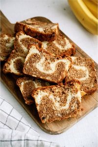 Cream Cheese Banana Bread Recipe - Six Sisters' Stuff