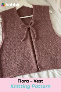 Get started on this DIY project on Flora – Vest Knitting Pattern. SIZE XS (S) M (L) XL (2XL) Corresponding to a body chest circumference of 80-86 (86-90) 90-95 (95-102) 103-111 (111-120) cm / 31.5-33.9 (33.9-35.4) 35.4-37.4 (37.4-40.2) 40.6-43.7 (43.7-47.2)" The vest has a positive ease of approx 3-10 cm / 1.2-3.9" more than your chest circumference. In the largest sizes, the vest becomes slightly smaller. MEASUREMENTS Vest length: 51 (52) 54 (55) 57 (58) cm / 20.1 (20.5) 21.3 (21.7) 22.4 (22.8)