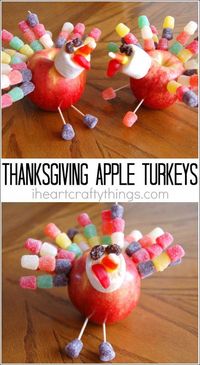 Make this apple turkey craft on Thanksgiving as a fun family activity or beforehand for a Thanksgiving decoration. Fun Thanksgiving activity for kids. #thanksgivingdecoratingideasdiy