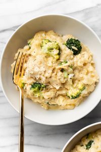 Cheesy Chicken, Broccoli, and Rice (One Pot Meal!)