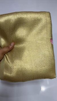 ❤️Exclusive collection ❤️*new arrivals
Banarsi  tissue embroidery silk Saree
 zari weaving one side big border one side small  border 
 
 full body embroidery weaving beautiful disign
Soft and nice look
Attach tissue pallu 
Running plean blouse 

Single and multiple available
Quality 💯 Guaranteed
 Price 1400/-free shipping.For Booking Whatsapp to 9110524754🙏NO COD🙏😍