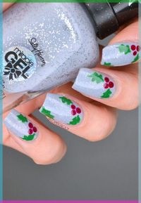 Holly and Ivy Nail Art