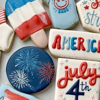 Tori | Cookie Artist & Educator on Instagram: "Happy 4th of July from The Cookier Club! ❤️🤍💙 🇺🇸 #4thofjulycookies #usacookies #njcookies #decoratedcookies #decoratedsugarcookies #sugarcookiesofinstagram #designercookies #fireworkcookies #cookielove #cookiedecorating #cookieart #cookieartist #thecookierclub #4thofjuly"