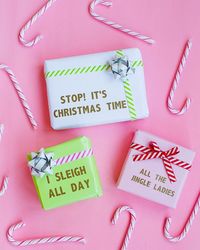 Puns are the best am I right?! And if you really want to up your festive game then Christmas puns are the way to go! Add a little fun to your gift wrap with this DIY video we created over on @ao