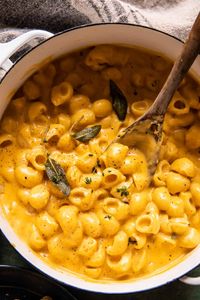 One Pot Stove-Top Pumpkin Mac and Cheese | halfbakedharvest.com