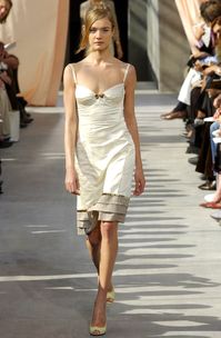 Louis Vuitton Spring 2003 Ready-to-Wear Fashion Show | Vogue