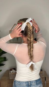 Fishtail braided ponytail with bows 🎀

#bowhairstyle #braidedponytail #fishtailbraid 