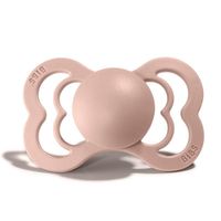 Trendy colors blend with a modern matte finish for a premium look. The unique and elegant shield is designed to facilitate optimal passage of air to the sensitive skin baby’s mouth. The nipple is symmetrically shaped to reduce pressure to teeth and jaw. It comes in silicone. As the nipple is flat and drop shaped it supports correct jaw development. The silicone nipple has an innovative pattern integrated in the nipple which makes it more resistant to baby’s first sharp teeth than regular silicon