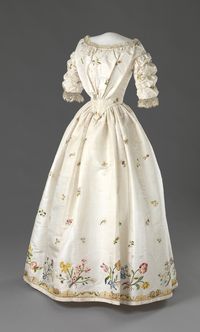 1840 dress