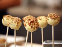 Pumpkin Cake Pops #ThanksgivingFeast