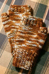 Fingerless gloves/knit flat