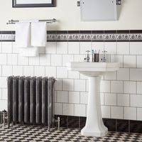 Traditional & Classic Bathroom Tile Ideas