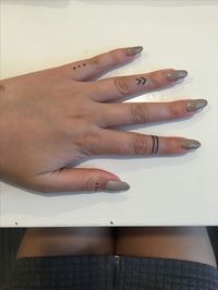 165+ Best Finger Tattoo Symbols and Meanings (2022) Designs for Women & Men