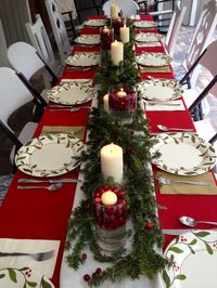 Simple Christmas Table Decor and those are paper plates!!! Easy clean up!