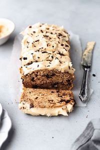 Vegan Chocolate Chip Banana Bread with Peanut Butter Frosting #vegan #recipe #cake #banana