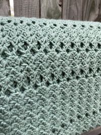 The Sweetbay Magnolia Throw crochet pattern is a great design for the advanced beginner. It uses basic stitches combined together.