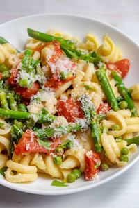 Pasta With Asparagus And Cherry Tomatoes – Giadzy