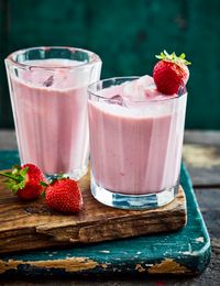 Vegan Strawberry and Banana Smoothie Recipe Check out our quick and easy vegan smoothie with fresh strawberries, bananas and tofu – ready in 5 minutes. Using silken tofu may sound strange for a sweet recipe but will give a creamy texture to the smoothie