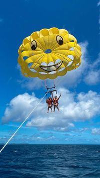 Parasailing in Boracay Philippines | Water activities in Boracay | What to do in Boracay | Things to do in Philippines