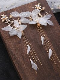 White  Collar  Zinc Alloy   Embellished   Women Accessories