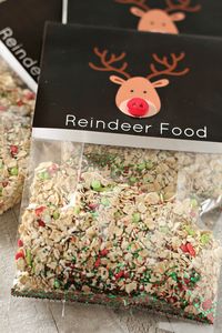 It's not just Santa that needs to eat! Make the reindeer some special food too! This Reindeer Food is easy and fun to make and you will love handing it out friends and family before Christmas! #MyHeavenlyRecipes #DIY #DIYGifts #Christmas