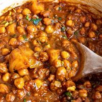 Chickpea and Potato Curry Recipe - Top Recipes