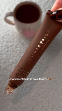 tik tok: @musthavesxt @summer_fridays A silky vegan balm that hydrates and soothes dry lips in seconds.  #SummerFridays #SummerFridaysLipBalm #HotCocoaBalm #LipButterBalm #SummerFridaysBeauty #CleanBeautyBySummerFridays #SheerWarmChocolate #HotCocoaLips #ChocolateTintedBalm #WarmLipGlow #SubtleLipColor #NaturalLipLook #HydratingLipBalm #MoisturizedLips #LipCareEssential #SoftAndSmoothLips #DryLipsSolution #LipBalmForDryLips #DewyLips #EverydayLipCare #NoMakeupMakeupLook #GlossyFinish #NourishingLipBalm #CleanAndChic #MakeupMustHave #GlowyLipBalm #NonStickyLipBalm #LongLastingHydration #PerfectForChappedLips #NaturalBeautyProduct #CleanIngredients