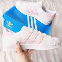 15 Adidas que a las mujeres nos traen loquitas