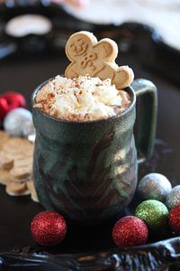 Gingerbread Hot Cocoa | The Hopeless Housewife