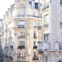 the beauty of Paris' architecture......