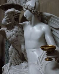 🇮🇹La scultura del giorno che vi propongo oggi è il gruppo di Ganimede e l’aquila, realizzato da Adamo Tadolini nel 1824. 🤩L’opera raffigura il bellissimo Ganimede, figura della mitologia greca, che venne rapito da Zeus trasformatosi in aquila che se ine invaghì. Zeus lo volle portare sull’Olimpo affidandogli il ruolo di coppiere degli dei. 📌Link in bio e nelle stories 🇬🇧The sculpture of the day that I propose to you today is the group of Ganymede and the eagle, created by Adamo Tadolini in 1...