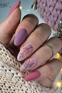 Fall jusrt around the corner, time to get your acetone and try these fall nail art designs. Here everything with bright and fresher colors.