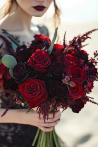 20 Timeless Red Rose Wedding Bouquets •