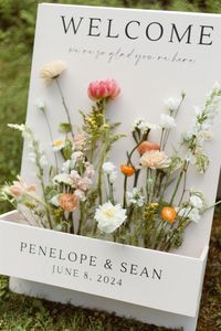 Wooden welcome sign, DIY Wedding Project with flowers by Ani’s Florals NY #wedding #weddingflowerideas #diyweddingideas #summerwedding