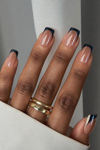 #ShortSquareNails #SquareNailDesign #MinimalistNails #ElegantNails #ClassyNails #ChicNails #EverydayNails #ModernNails #NailInspo #StylishNails