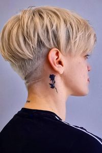 Explore 20 stylish and versatile androgynous haircuts, from pixie cuts to mullets. Discover gender-neutral styles perfect for any face shape. Low maintenance and trendy!